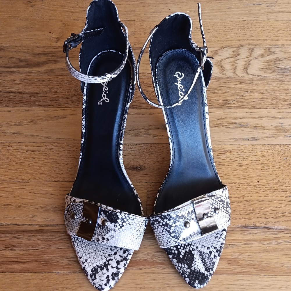 Qupid snake skin high heels. Like Brand New. Beautiful. Size 10